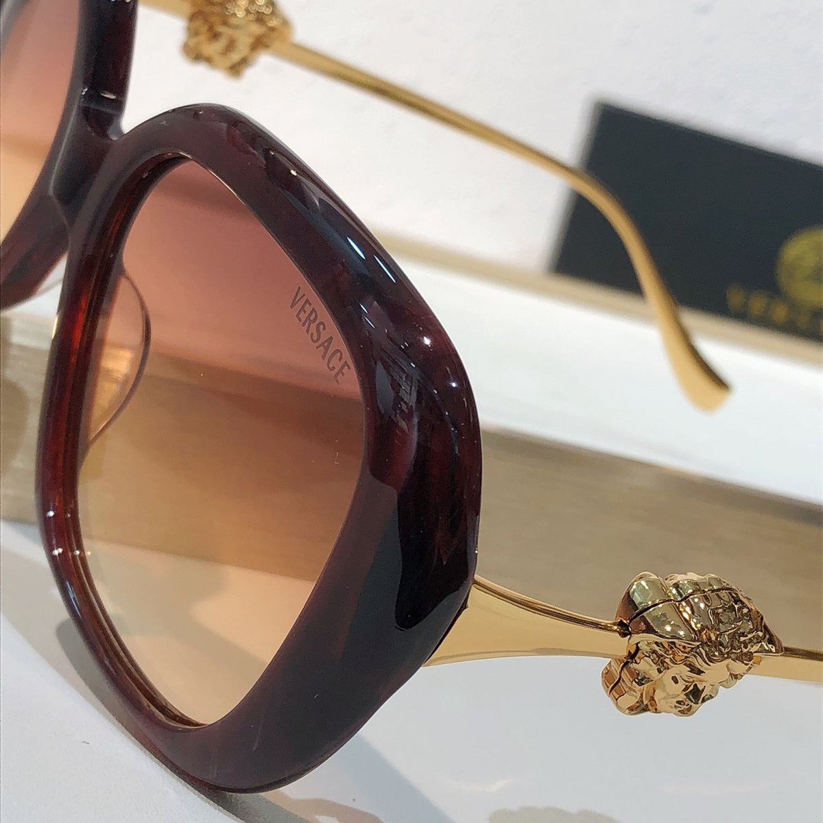 2026 High-End leisure travel versatile sunglasses19055