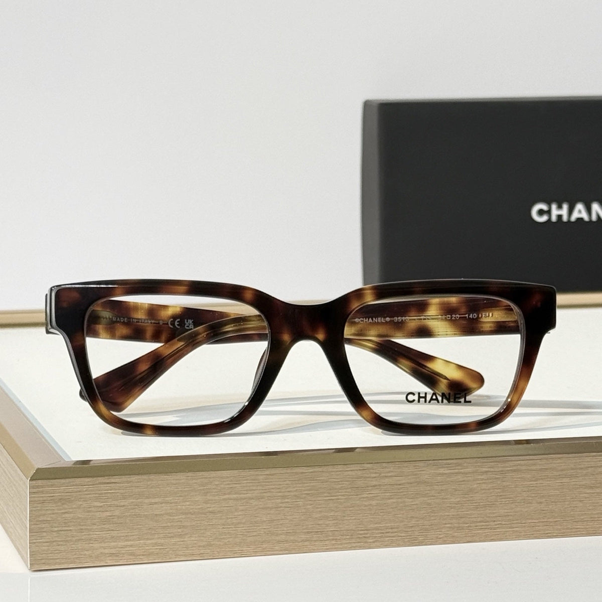2026 High-End leisure travel versatile sunglasses19068