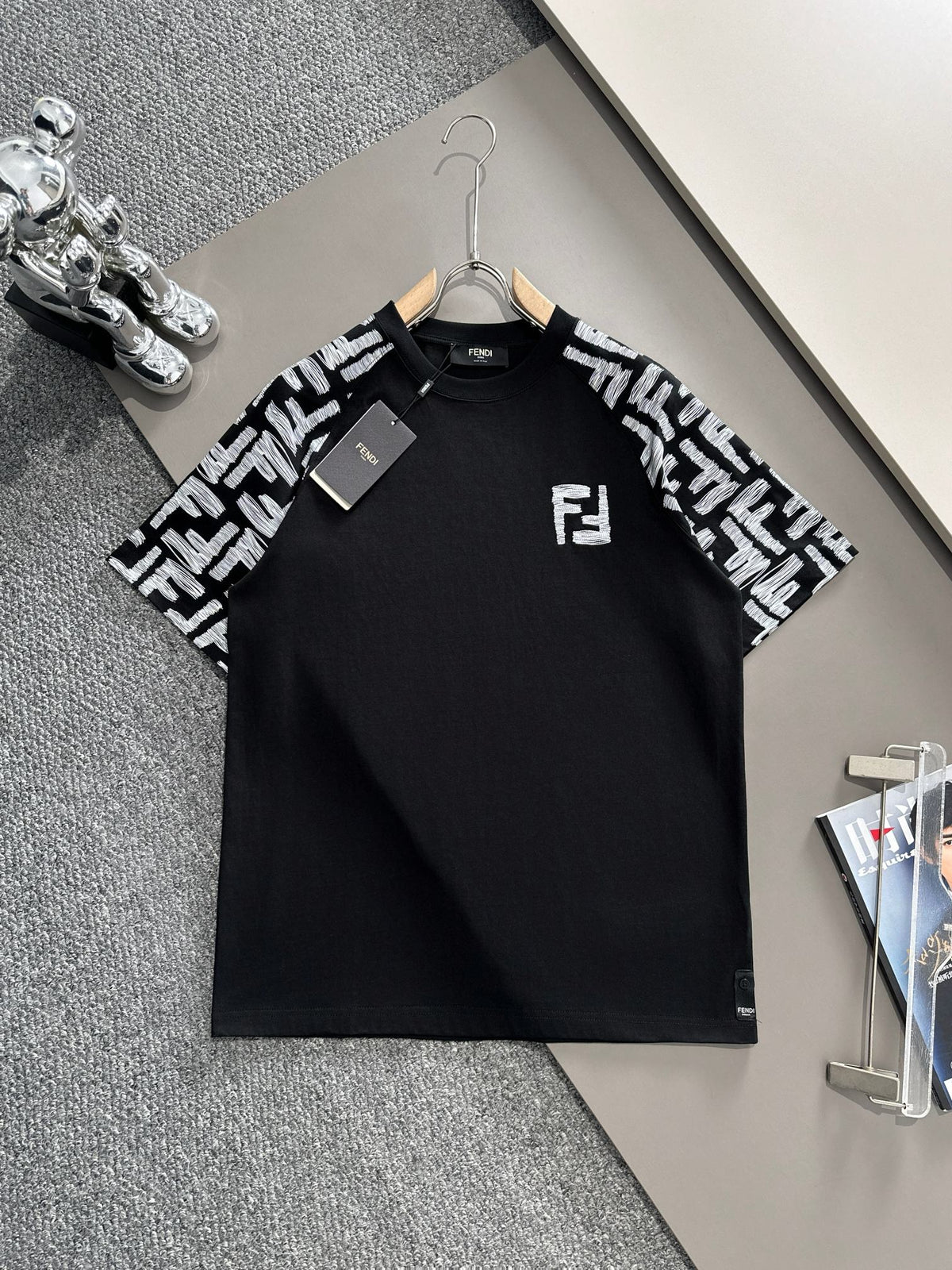 Fashion embroidery t-shirt